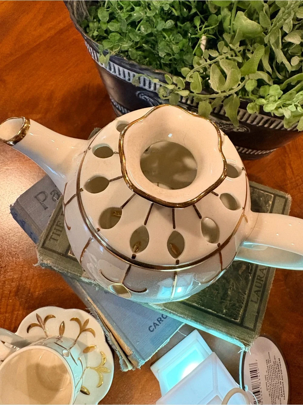 PartyLite White and Gold Porcelain Teapot & Teacup Set w/ lantern